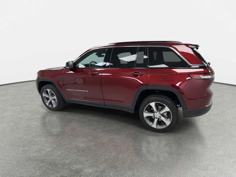 Used 2024 Jeep Grand Cherokee Limited w/ Luxury Tech Group II AWD/4WD image 6