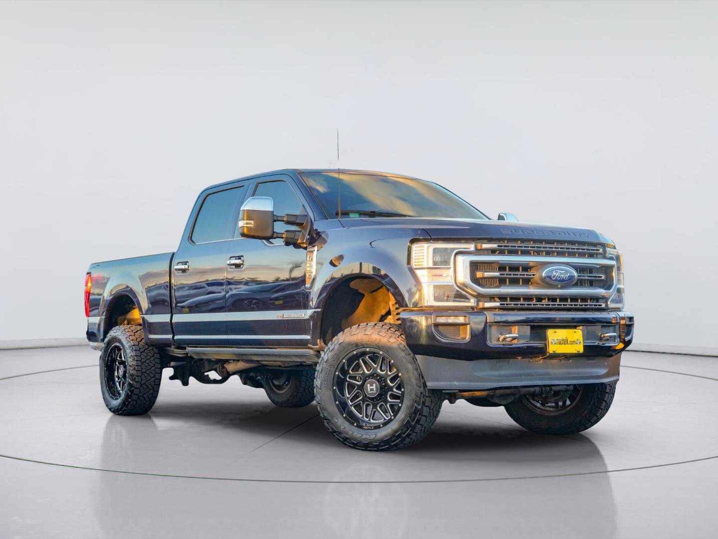 Certified 2022 Ford F250 Platinum w/ FX4 Off-Road Package AWD/4WD image 1