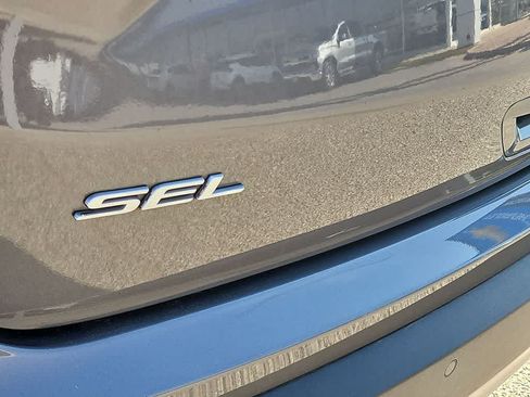 Used 2024 Ford Edge SEL w/ Convenience Package AWD/4WD image 11