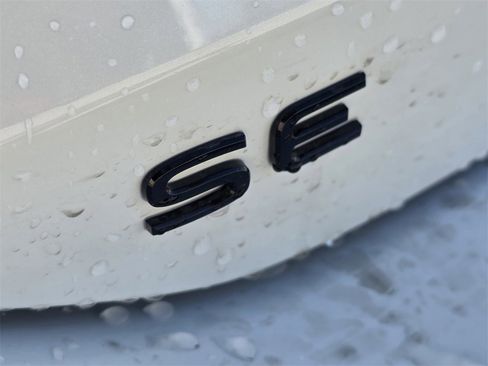 New 2026 Volkswagen Tiguan SE R-Line image 7