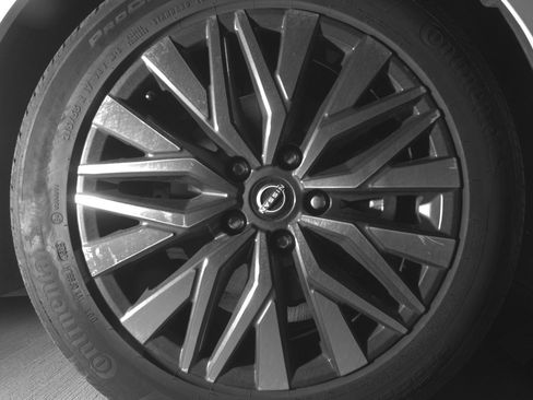 Used 2025 Nissan Altima 2.5 SV FWD image 13