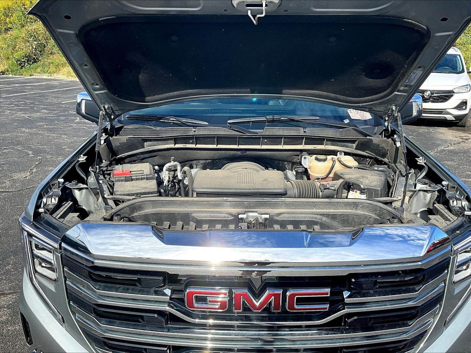 Used 2025 GMC Sierra 1500 SLT AWD/4WD image 30