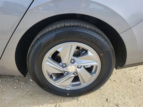 New 2026 Hyundai Elantra SE image 22