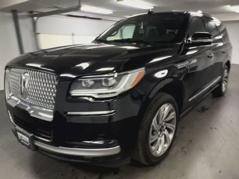 Used 2023 Lincoln Navigator Reserve image 4