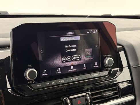 Used 2024 Nissan Pathfinder SV FWD image 18