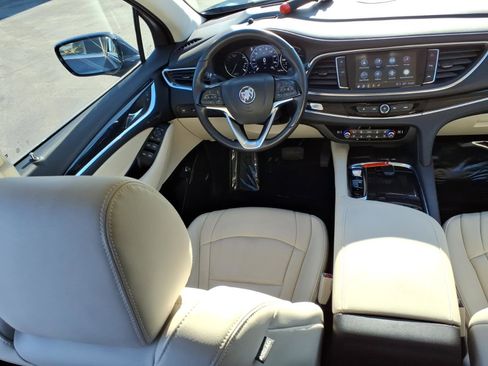 Used 2023 Buick Enclave Premium image 10