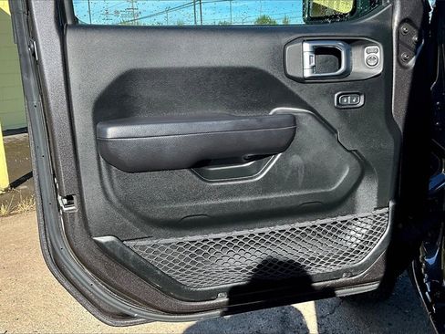 Used 2019 Jeep Wrangler Sport image 23