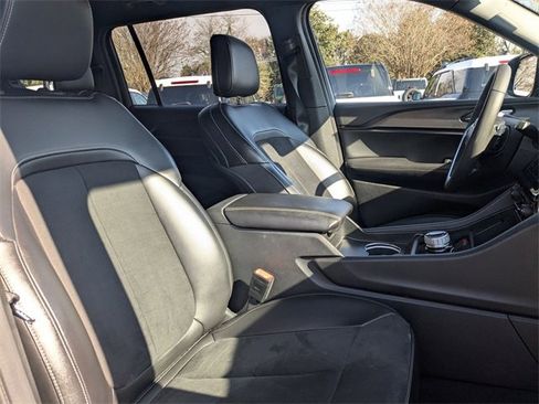 Used 2024 Jeep Grand Cherokee L Laredo image 34