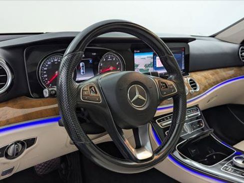 Used 2018 Mercedes-Benz E 300 image 21