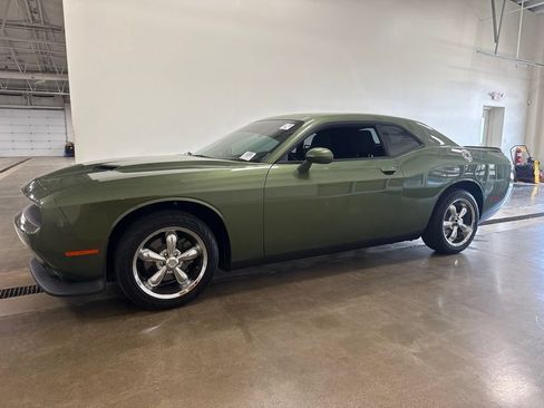 Used 2023 Dodge Challenger SXT RWD image 1