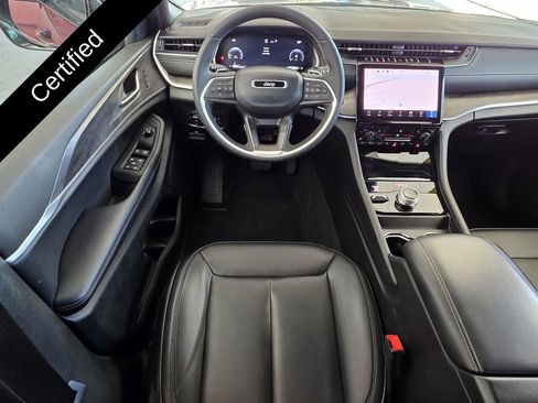 Used 2025 Jeep Grand Cherokee Limited image 12