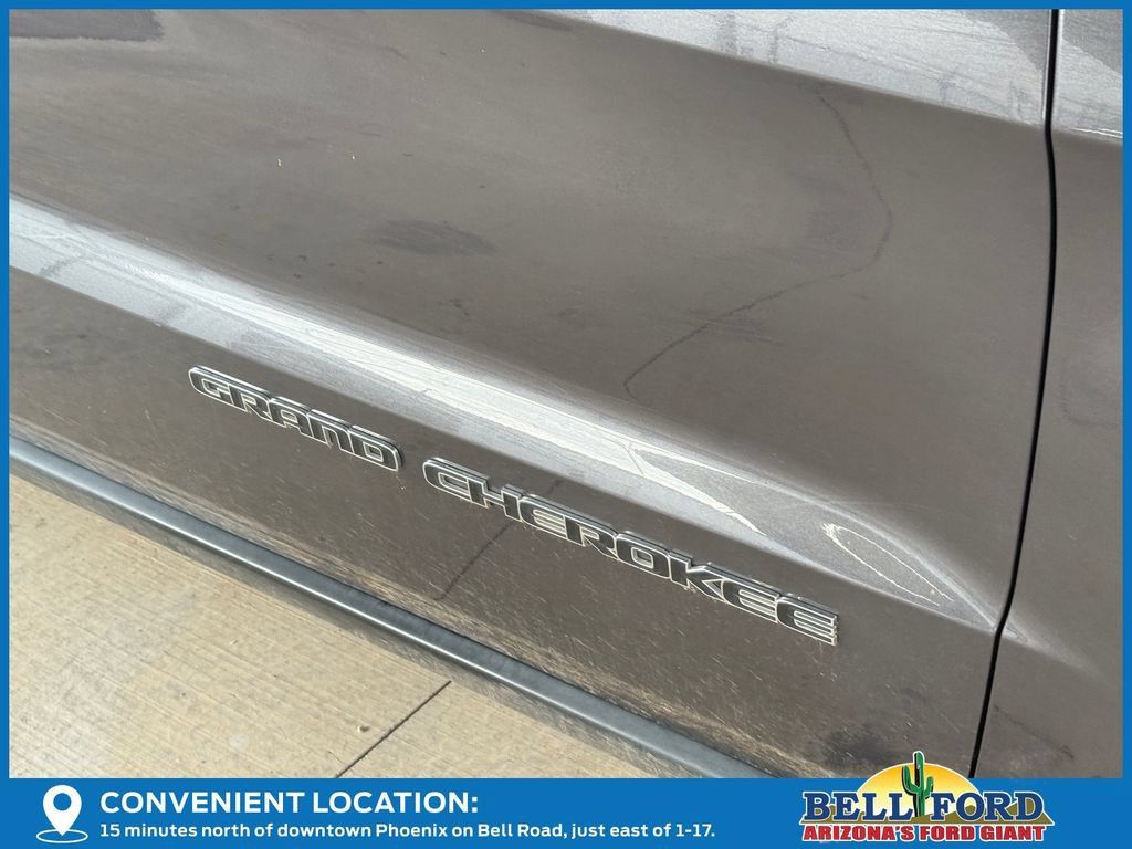 Used 2018 Jeep Grand Cherokee Limited AWD/4WD image 12