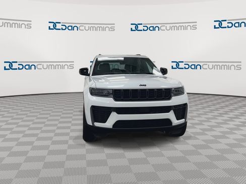 New 2026 Jeep Grand Cherokee Altitude AWD/4WD image 3