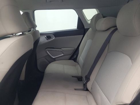 Used 2020 Kia Soul LX image 18