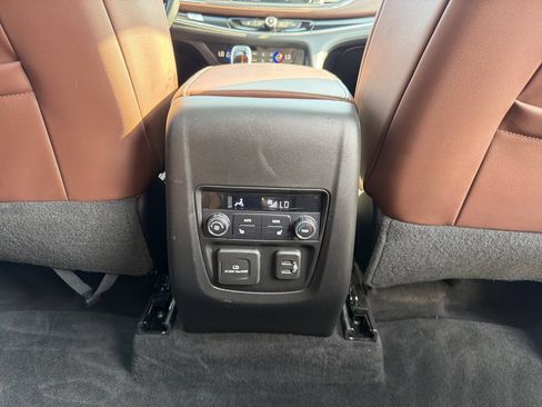 Used 2020 Buick Enclave Avenir w/ Avenir Technology Package FWD image 23