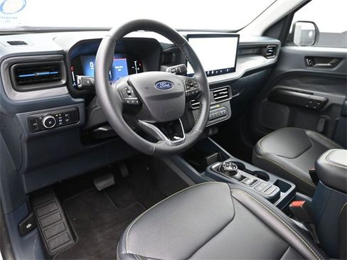 Used 2025 Ford Maverick Lobo image 22