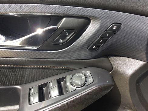 Used 2021 Chevrolet Traverse Premier w/ Redline Edition AWD/4WD image 12