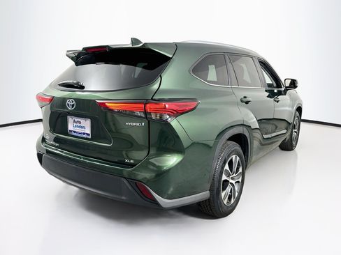Used 2023 Toyota Highlander XLE FWD image 5