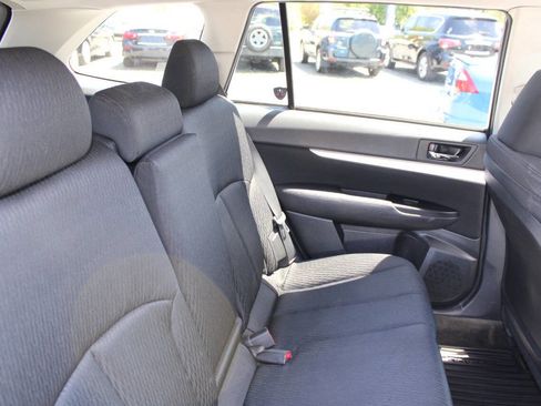 Used 2012 Subaru Outback 2.5i Premium w/ All-Weather Pkg AWD/4WD image 17