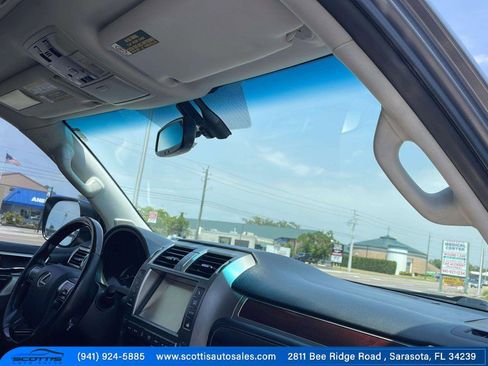 Used 2019 Lexus GX 460 image 16