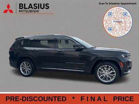 Used 2023 Jeep Grand Cherokee L Summit w/ Advanced Protech Group IV AWD/4WD image 4