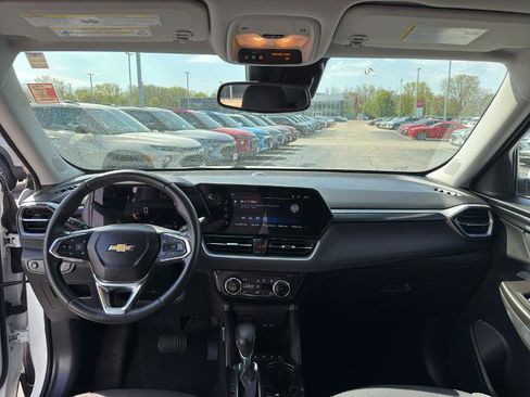 Used 2024 Chevrolet TrailBlazer LT w/ Convenience Package AWD/4WD image 29
