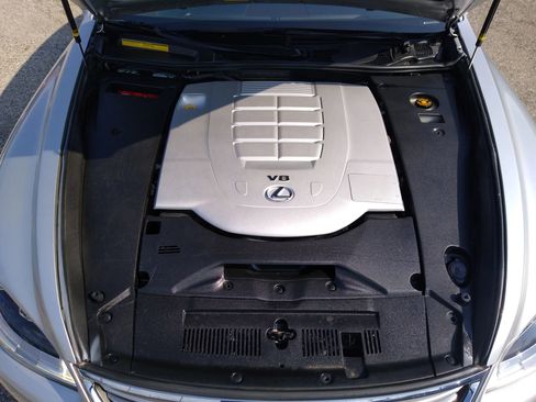 Used 2014 Lexus LS 460 AWD image 26