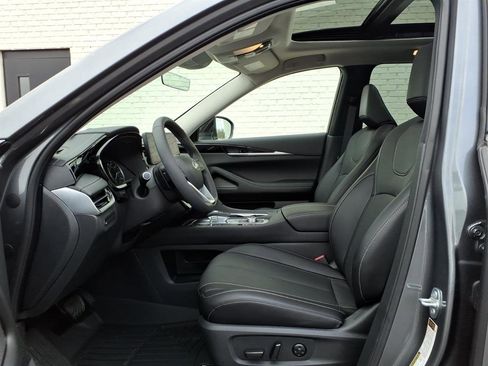 Used 2024 INFINITI QX60 Pure image 12