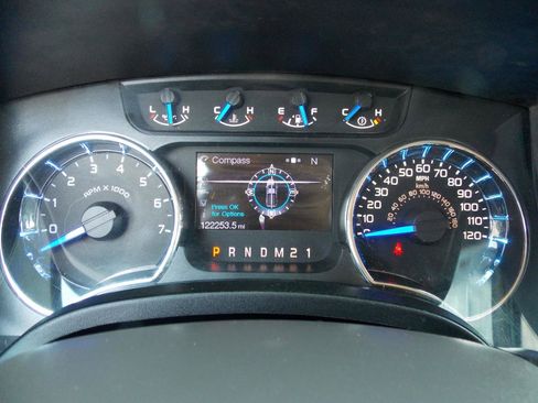 Used 2013 Ford F150 XLT w/ Mid Equipment Group image 8