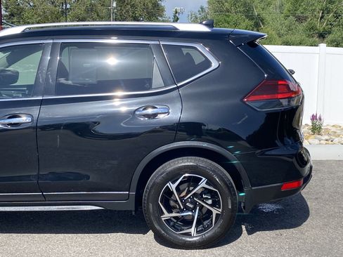 Used 2019 Nissan Rogue SV AWD/4WD image 4