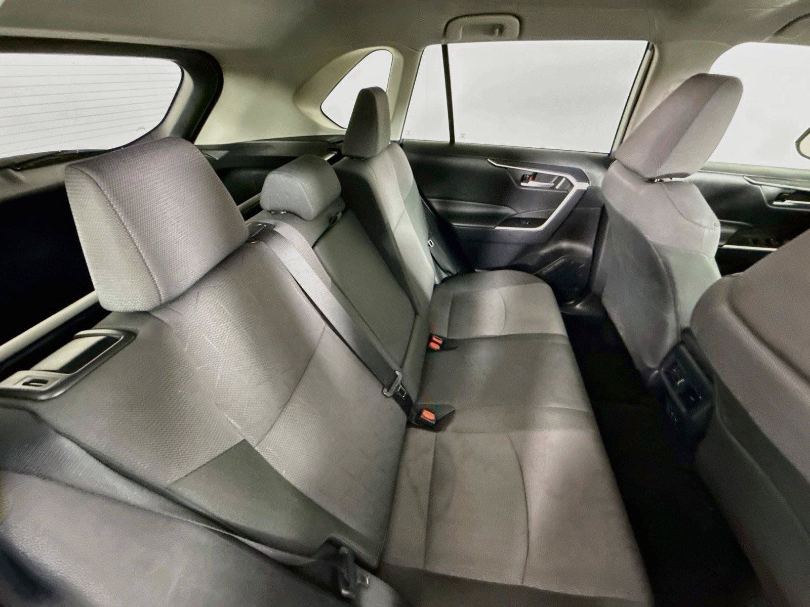 Used 2025 Toyota RAV4 XLE AWD/4WD image 25