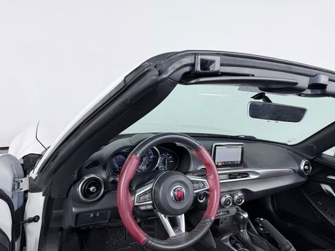 Used 2018 FIAT 124 Spider Classica w/ Technology & Siriusxm Group image 22