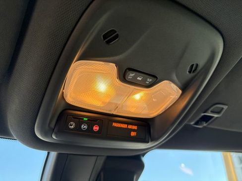 Used 2024 Chevrolet TrailBlazer RS FWD image 24