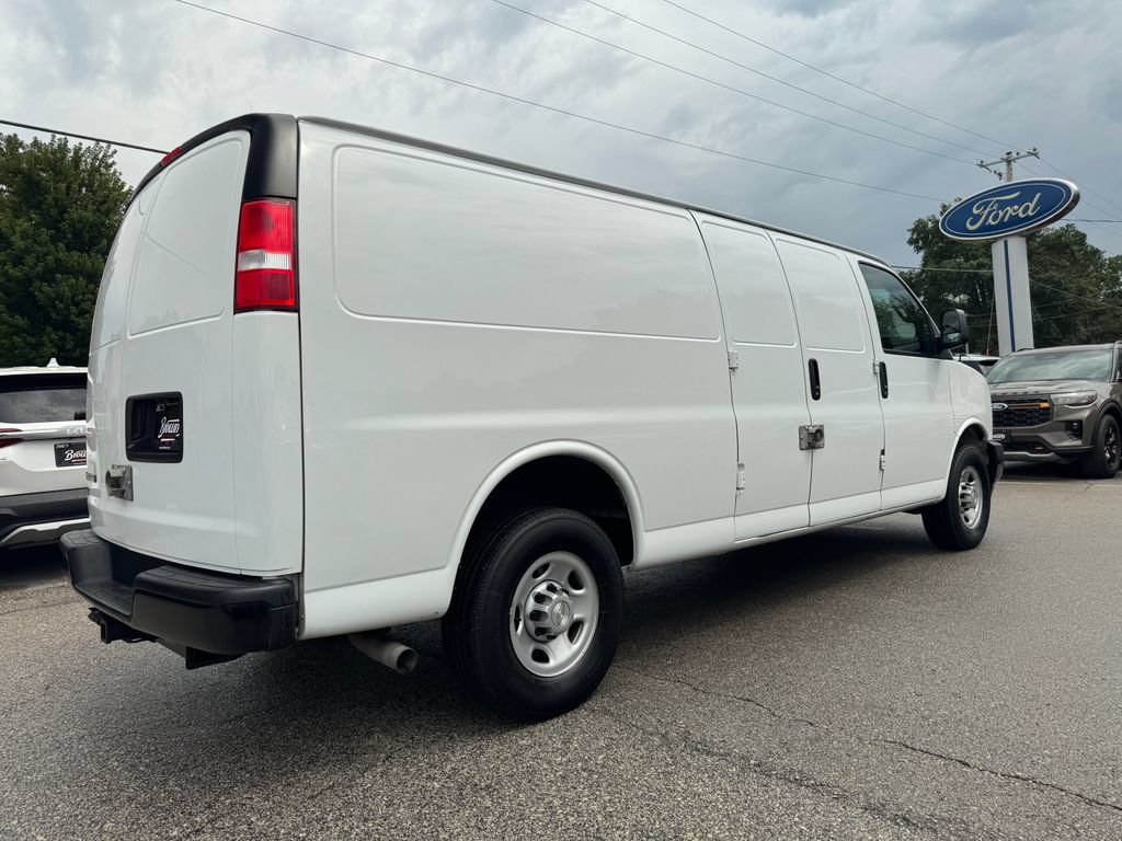 Used 2022 Chevrolet Express 3500 Extended w/ Driver Convenience Package RWD image 5