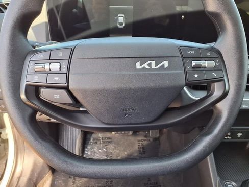 Used 2025 Kia K4 FWD image 16
