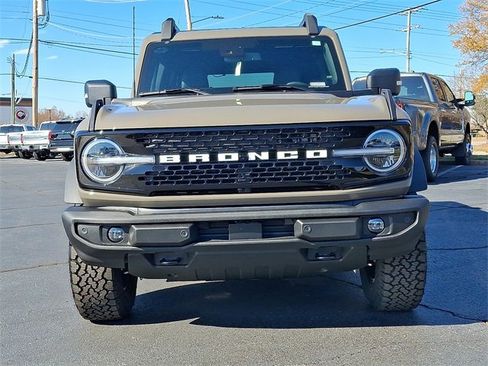 New 2025 Ford Bronco Outer Banks image 2