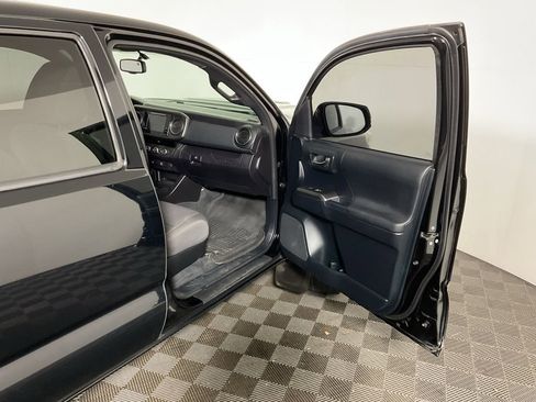 Used 2016 Toyota Tacoma TRD Sport w/ Towing Package image 33