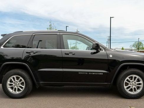 Used 2020 Jeep Grand Cherokee Laredo AWD/4WD image 5