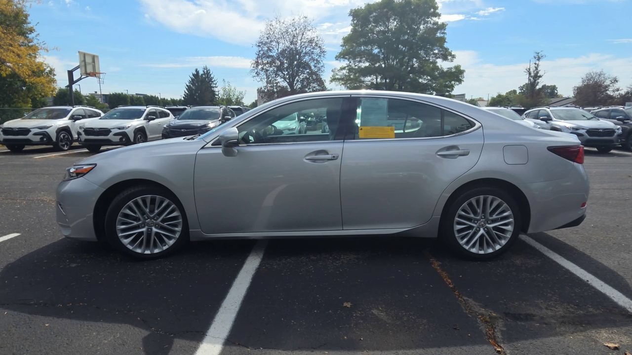 Used 2018 Lexus ES 350 w/ Luxury Package w/Wood Trim FWD image 5