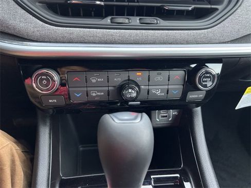 Used 2024 Jeep Compass Latitude w/ Convenience Group image 54