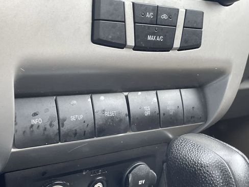 Used 2008 Ford Focus SE FWD image 25