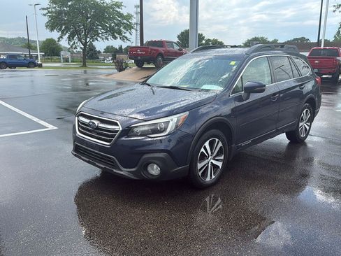 Used 2018 Subaru Outback 2.5i Limited AWD/4WD image 7