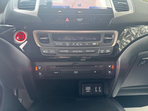 Used 2016 Honda Pilot Elite image 21