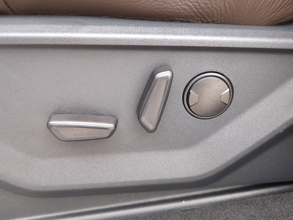Used 2025 Ford Expedition King Ranch AWD/4WD image 16