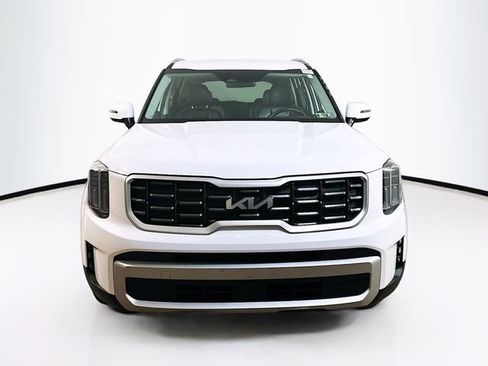 Used 2024 Kia Telluride S image 2