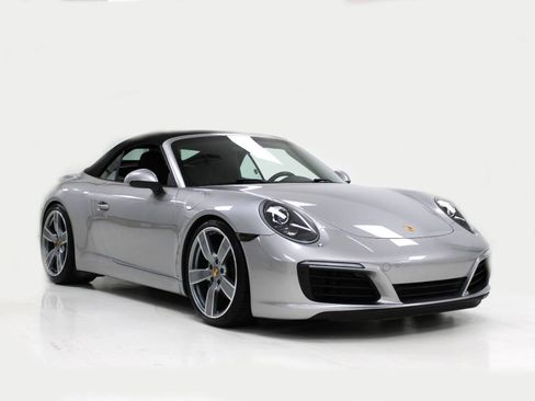 Used 2017 Porsche 911 Carrera image 1