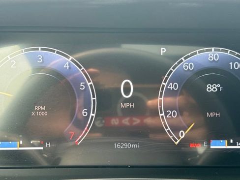 Used 2025 Jeep Grand Cherokee Laredo X w/ Luxury Tech Group I AWD/4WD image 24