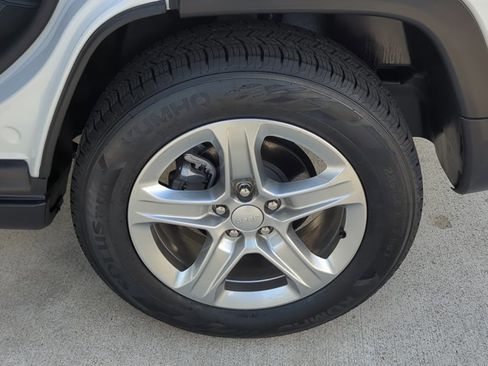 Used 2023 Jeep Compass Latitude image 26