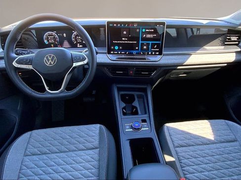 Certified 2025 Volkswagen Tiguan S image 16