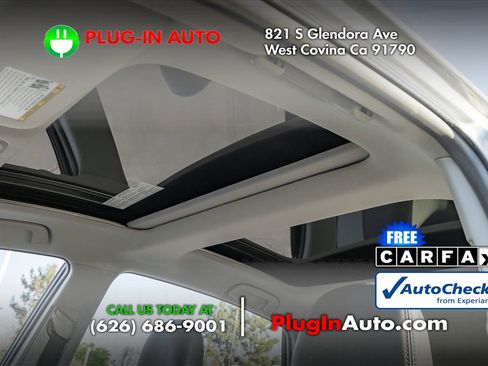 Used 2013 Toyota Prius V Five image 1